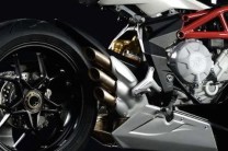 Triple exhaust layout mimics organ pipes of a sound instrument