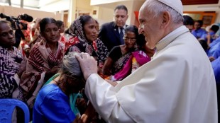 Pope Francis, Rohingya forgiveness, Pope Francis  asia trip, bangladesh, myanmar, Dhaka, Catholics, Amnesty International, Missionaries of Charity