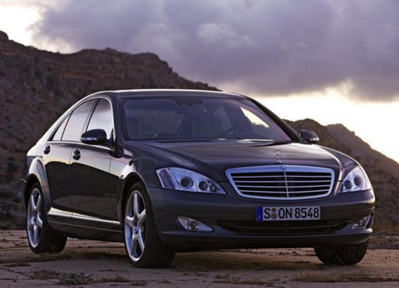 Mercedes-Benz S-Class: Seems Salman Khan is a massive Mercedes-Benz fan. Being a Bollywood star means you can afford to buy flagship cars of luxury car brands in the world. Another one in his garage is the S-Class. The one with Salman Khan is a previous generation W221 S-Class that was a facelift version with LED headlamps.