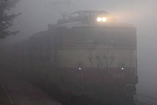 trains delayed, train status, cold wave in delhi, train schedule, delhi winter, delhi news