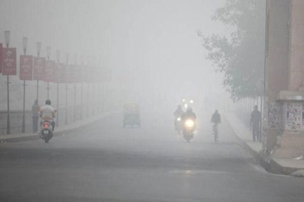 railways, indian railways, train status, delhi fog, delhi weather, delhi temperature, train cancelled, train cancellation, list of trains cancelled, train running today