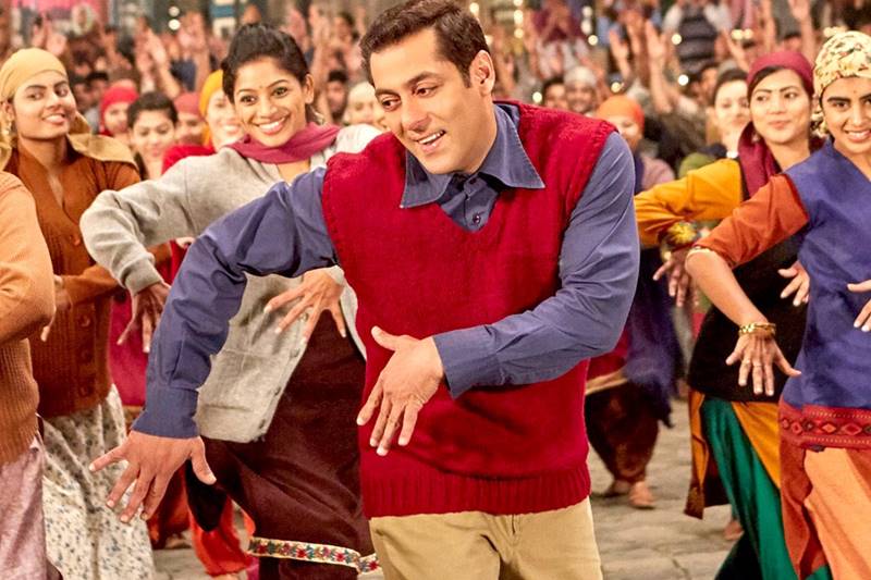 biggest flops of 2017, biggest flop movies, biggest flops of bollywood, biggest flops of 2017 bollywood, salman Khan, shsh rukh khan, saif ali khan, ranbir kapoor, tubelight, tiger zinda hai, anushka sharma, amitabh bachchan, vidya balan, chef, jagga jasoos