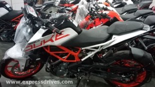 2018 KTM 390 Duke white