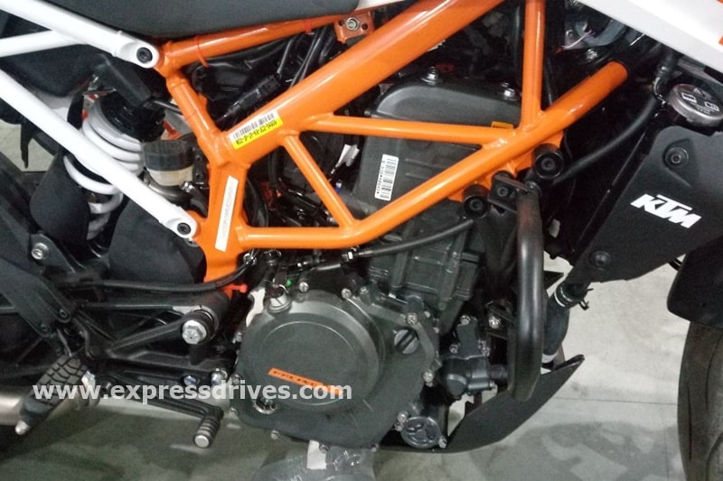 2018 KTM 390 Duke white