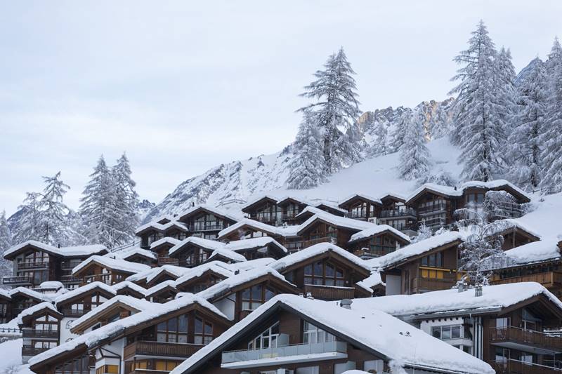Switzerland, avalanche, Switzerland avalanche, Zermatt, helicopter flights, Snowfall, Swiss ski resort, tourists, Zermatt tourism, switzerland tourism, world news