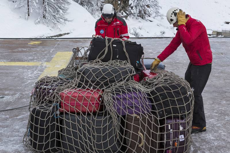 Switzerland, avalanche, Switzerland avalanche, Zermatt, helicopter flights, Snowfall, Swiss ski resort, tourists, Zermatt tourism, switzerland tourism, world news