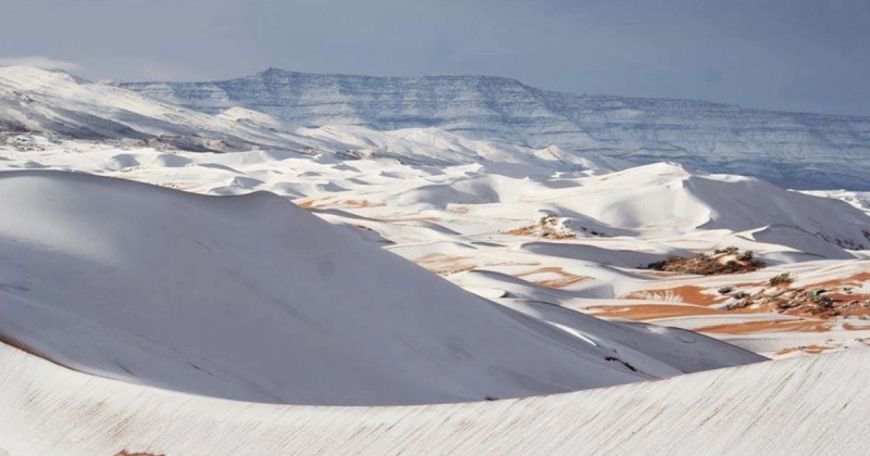 Unbelievable but true! Sahara desert experiences snowfall, see this ...