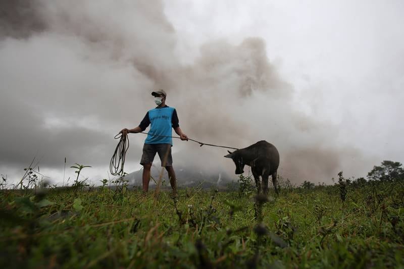 A danger zone around Mayon was expanded to 8 kilometers (5 miles) from the crater, which means thousands of villagers will have to leave their homes, officials said. (Image: Reuters)