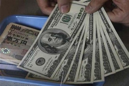 hungry for more, fpis, corporate bonds, rupee slips a bit, foreign portfolio investors, investment limits