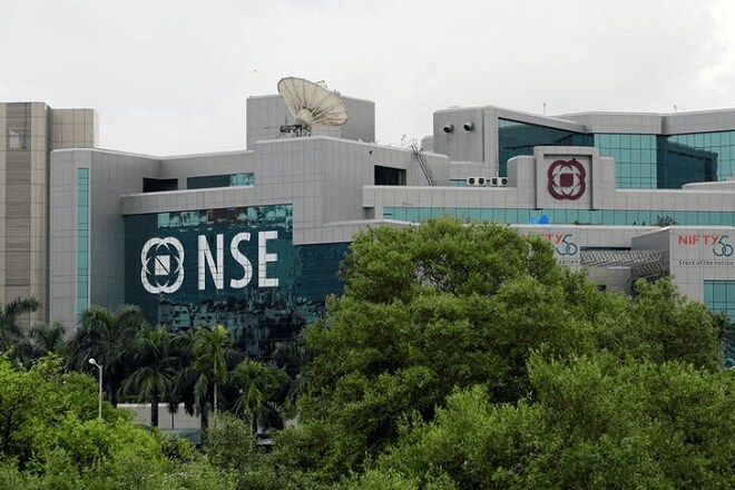 JSW Steel share price climbs 4% to fresh high after Nifty rejig announcement.