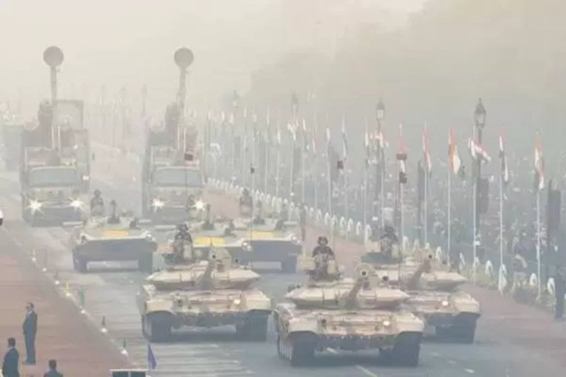 Showcasing her military might, the main draw of the Indian Army depicts the T-90 tank (Bhishma) and other military equipment. (Photo: IE)