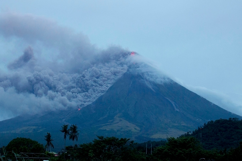 mayon volcano, mayon volcano eruption, mayon volcanic eruption, volcanic eruption, mount mayon lava, philippine volcano, philippine volcano eruption, mayon volcano lava, mount mayon philippine, mayon lava eruption volcano