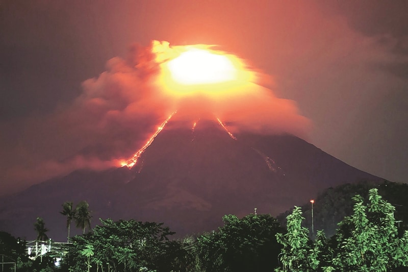 mayon volcano, mayon volcano eruption, mayon volcanic eruption, volcanic eruption, mount mayon lava, philippine volcano, philippine volcano eruption, mayon volcano lava, mount mayon philippine, mayon lava eruption volcano