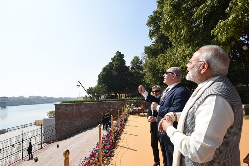 After getting the tricks from Prime Minister Narendra Modi, Netanyahu flies his kite high in the sky. Modi can be seen smiling at the accomplishment of his 'dear friend'. (Source: PIB)