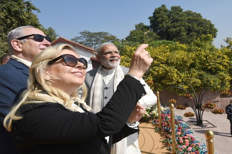 After her husband, Sara Netanyahu also tried hands at kite flying. She soon gets the game and the coloured kite starts shining brightly in the sky. (Source: PIB)