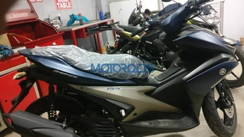 Auto Expo 2018: Yamaha Aerox 155 digital instrument cluster spotted