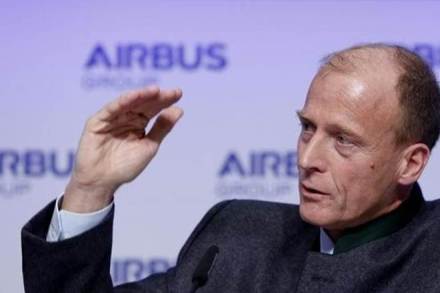 Airbus A380, Middle East, A380 jumbo jet, Britain, France, Boeing 777, John Strickland, JLS Consulting, United Arab Emirates, John Leahy,A380 production line 