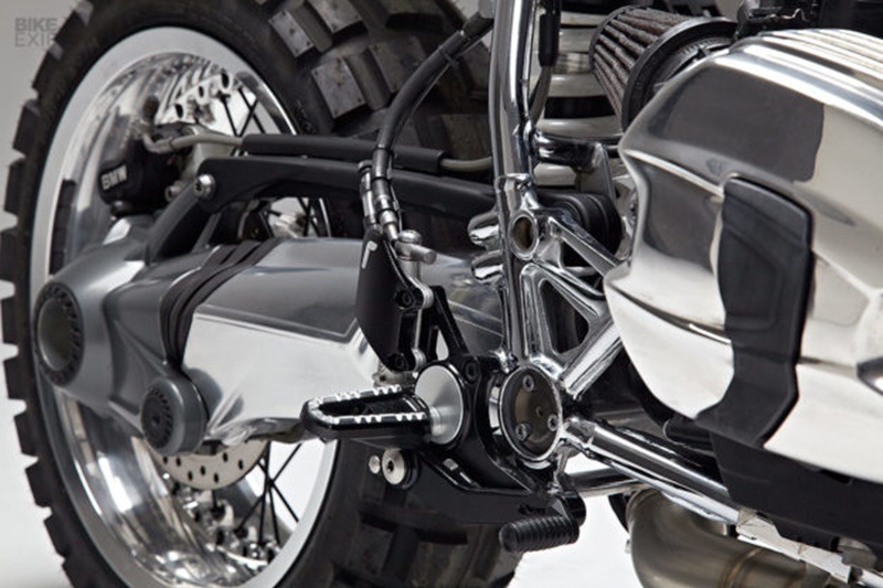 Jane Motorcycles does about four-five projects every year. BMW R nine T being one of them was also put up for sale. The end result of the custom job screams of the level of attention that has been given to the details. The most difficult was to deal with the lot of wiring since modern classic do have a lot of electronics.