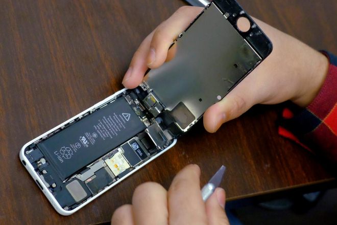 Apple battery, iPhones, Mark Moskowitz, iPhone batteries, iPhone X, iPhone 8