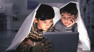  internet, internet and children, Facebook,  iPad, whatsapp, online, children online