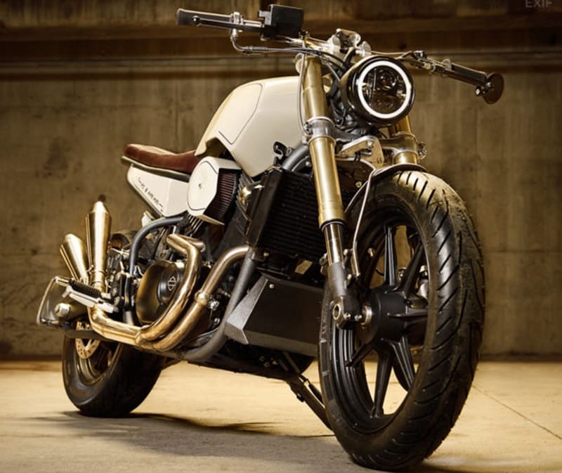 The Harley-Davidson Street 750 was given the front end from a 2005 Suzuki GSX-R750. Colin even hand-bent his own low-rise handlebars, then equipped them with micro-switches, Biltwell Inc. grips and bar-end mirrors. There’s a neat little Motogadget speedo, mounted in a hand-made stainless bracket. An LED headlight lights the way, with discreet LED turn signal strips mounted around the forks.