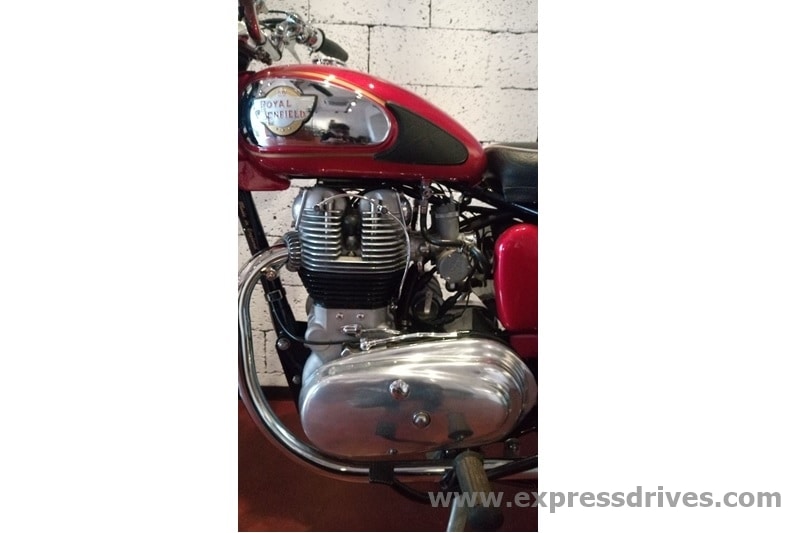 The engine of the 1963 Royal Enfield Interceptor was a 736cc parallel twin unit and it was the biggest and most powerful engine built by Enfield till date. The punchy and torquey motor was good for churning out a maximum power output of 52 hp that was quite decent considering the era during which it was made.