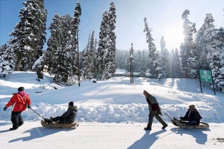 snowfall, snowfall in jammu, snowfall in gulmarg, snowfall in kashmir, rain in srinagar, snow in kashmir valley