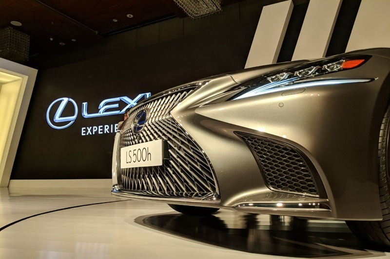 Now in its fifth generation, Lexus LS 500h is based on the company's new GA-L platform. It gets the signature grille at the front that marks Lexus family design language. The Lexus LS 500h is the fourth hybrid vehicle from the brand in India.