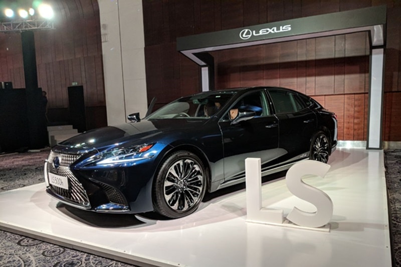 Lexus officially launched in the Indian passenger car market in March 2017 with four of its models and then later adding LX 450d to its lineup in May last year. Now, the luxury car brand's lineup has been extended further with the recent launch of its global flagship car, the hybrid LS 500h. Priced at Rs 1.77 crore and about Rs 1.94 for the top trim, the Lexus LS 500h also comes via the CBU route.