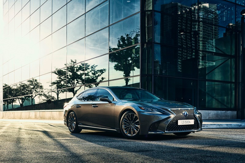 Currently, the company has four dealerships and four service centres across Indian cities. The new Lexus LS 500h hybrid luxury sedan will compete with likes of Mercedes-Benz S-Class, BMW 7 Series and Audi A8 in the luxury sedan space. For regular updates on social media, please follow our <strong><a href="https://www.facebook.com/expressdrives/">Facebook</a></strong> and <strong><a href="https://twitter.com/ExpressDrives">Twitter</a></strong> accounts. Subscribe to our <strong><a href="https://www.youtube.com/channel/UCJwhZJy9UhfZvlLS2Xy-1Qg">YouTube</a></strong> channel for automotive videos.