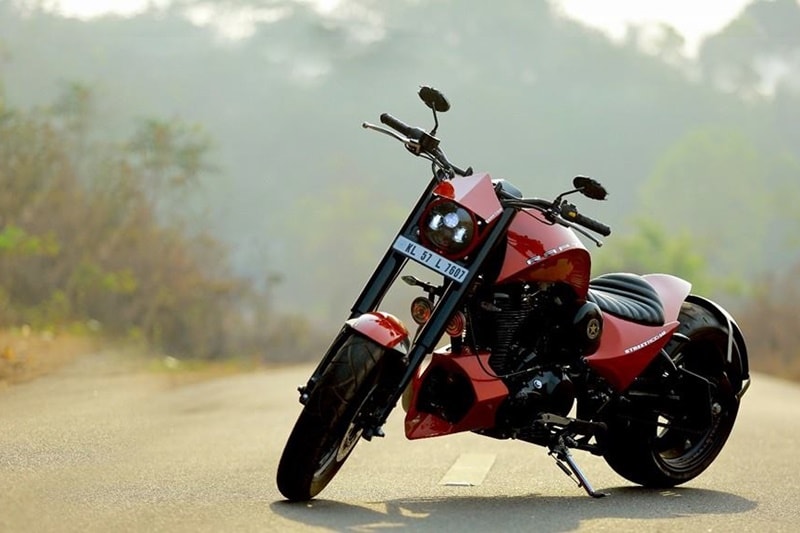 Belonging to Streetrod series conceptualised by Bulleteer Customs, the Raptor 540 is based on a based on 2014 Royal Enfield Classic 500 EFI. It gets one of the widest motorcycles tyres, a 240mm Pirelli Night Dragon and a 120mm upfront. The Raptor 540 looks aggressive and modern with HD Daymaker LED projector for a headlamp and LED turn indicators as well. Besides enhancements to the look, the engine's capacity was increased to 535cc and the valves were modified to churn out a few extra BHPs.
