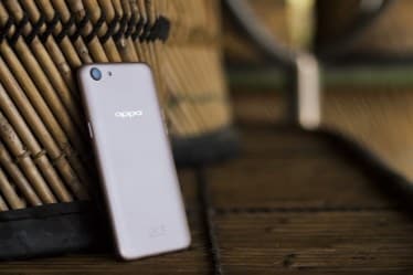 Oppo A83 comes with face unlock feature that Oppo claims can unlock the device within 0.18 seconds