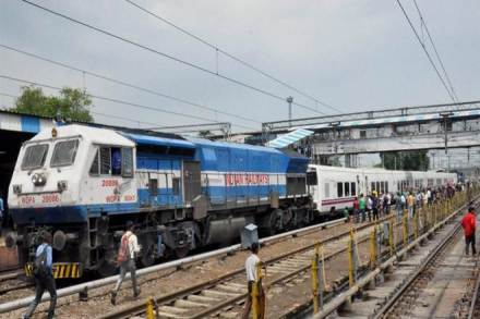 railways, indian railways, railway electrification, southern railways, Erode-Tiruchchirappalli, rail line, railway construction