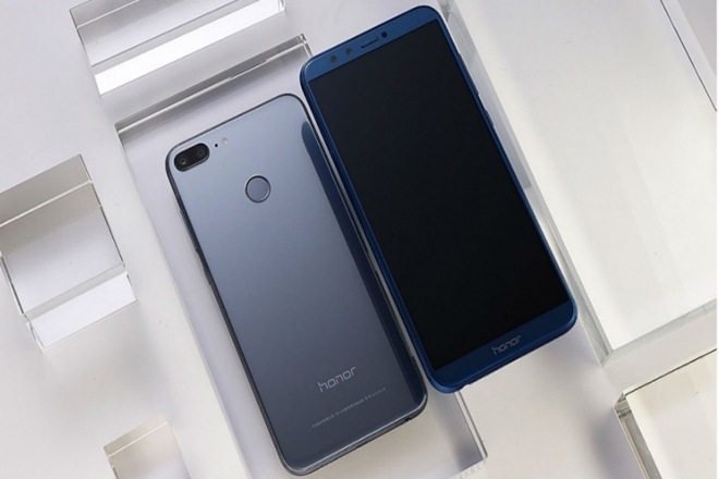 Honor 9 Lite, Honor 9, Honor 9 Lite specifications, Honor 9 Lite features, Honor 9 Lite price in India, Huawei Honor 9 Lite, Flipkart Republic Day Sale, Flipkart flash sale, India smartphones, Best smartphones under Rs 12000,
