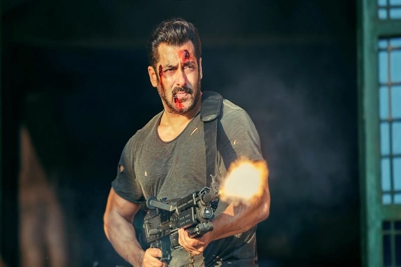 1- Tiger Zinda Hai: Salman Khan starrer has earned over Rs 300 crore in its week 4. Taran Adarsh said,”#TigerZindaHai [Week 4] Fri 1.46 cr, Sat 2.12 cr, Sun 3.27 cr, Mon 1.36 cr, Tue 1.02 cr, Wed 88 lakhs. Total: ₹ 328.97 cr. India biz. BLOCKBUSTER.” (IE)