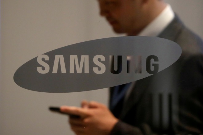 Samsung Galaxy S9 and Galaxy S9+ flagship smartphones will launch at the Mobile World Congress (MWC) 2018 later in February this year Samsung Galaxy S9 and Galaxy S9+ flagship smartphones will launch at the Mobile World Congress (MWC) 2018 later in February this year