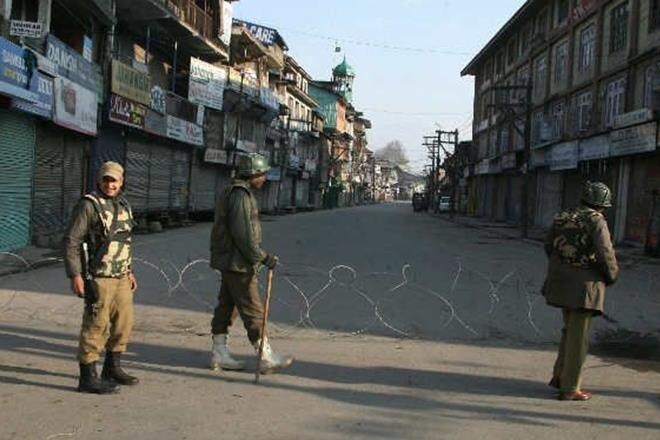 jammu and kashmir restrictions, jnk restrictions, srinagar restrictions, restrictions, protests in kashmir, separatists protest