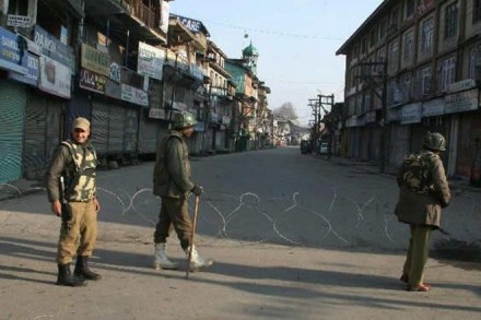 jammu and kashmir restrictions, jnk restrictions, srinagar restrictions, restrictions, protests in kashmir, separatists protest