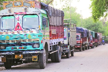 Budget 2018: The fifth budget under the Narendra Modi-led NDA government is set to be presented in the Parliament on Thursday. The budget will also see the Finance ministry implement the e-way Bill. Budget 2018: The fifth budget under the Narendra Modi-led NDA government is set to be presented in the Parliament on Thursday. The budget will also see the Finance ministry implement the e-way Bill.