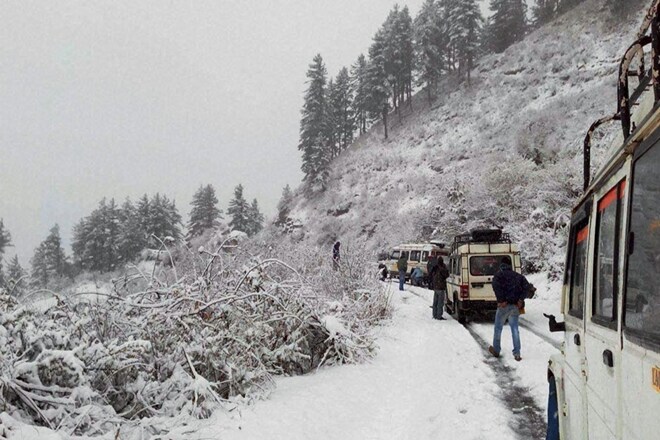 Uttarakhand, snow in Uttarakhand, tempewrature of Uttarakhand, haridwar, roorkie, udhamsingh nagar, Nainital, Chamoli, Pithoragarh, latest news on Uttarakhand snow, recent news on Uttarakhand snow