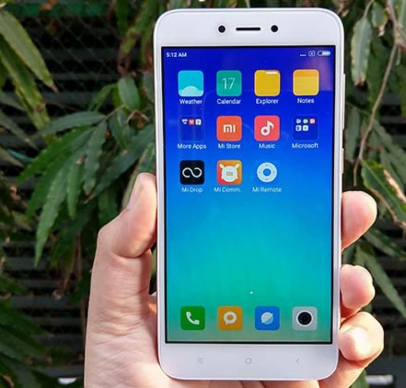 Redmi 5A: Desh ka smartphone Mi Redmi 5A has a 5.00-inch touchscreen display with 720 x 1280 pixels resolutions. It is powered by 1.4GHz quad-core Qualcomm Snapdragon 425 processor with 2GB / 3GB of RAM and 16GB / 32 GB of internal storage expandable via microSD card slot. Connectivity options on the phone include dual sim, 4G, 3G, Bluetooth, USB, and WiFi. It comes with inbuilt proximity and accelerometer sensors. The phone has a 13MP primary camera and a 5MP front shooter for selfies. It has sleek dimensions of 140.40 x 70.10 x 8.40 and weighs 137.00 grams. Radmi 5A is priced at Rs 4,999. (IE)