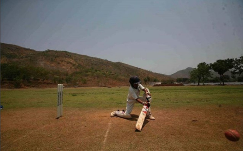 6- In 2006 Shaw experienced playing on turf-wicket for the first time. He shined in several local tournaments it was then that coach Pingulkar decided his pupil needed to move to Mumbai. (IE)