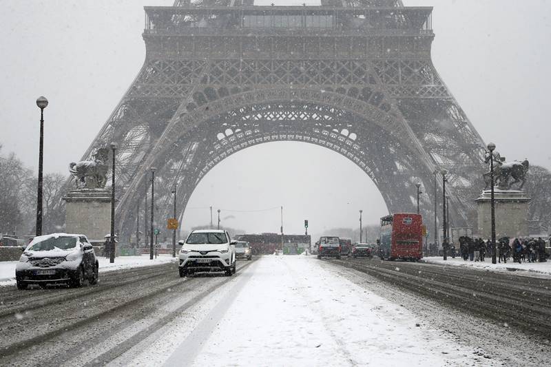 paris, Eiffel Tower, snow, snowfall, france, city of lights, eiffel tower closed, when is eiffel tower opening, snow in paris, world news, winter season
