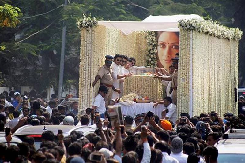 IN PICS | Sridevi funeral: Huge number of fans, Bollywood bigwigs pay last respects to legendary Bollywood actress