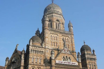The Brihanmumbai Municipal Corporation today presented a budget of Rs 27,258 crore for 2018-19, an increase of 8.4 per cent from the current fiscal's figure of Rs 25,151 crore, with no new tax or hikes added to the existing tax regime. 