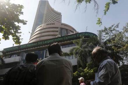 Sensex rises 173 points, Nifty eyes 10,600; Airtel, RIL, HDFC shares up over 1% each, Sun Pharma down 2% Sensex rises 173 points, Nifty eyes 10,600; Airtel, RIL, HDFC shares up over 1% each, Sun Pharma down 2%