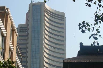 Sensex rallies nearly 350 pts, reclaims 34,000 as HDFC Bank, RIL surge; Tata Steel, Airtel jump up to 6%