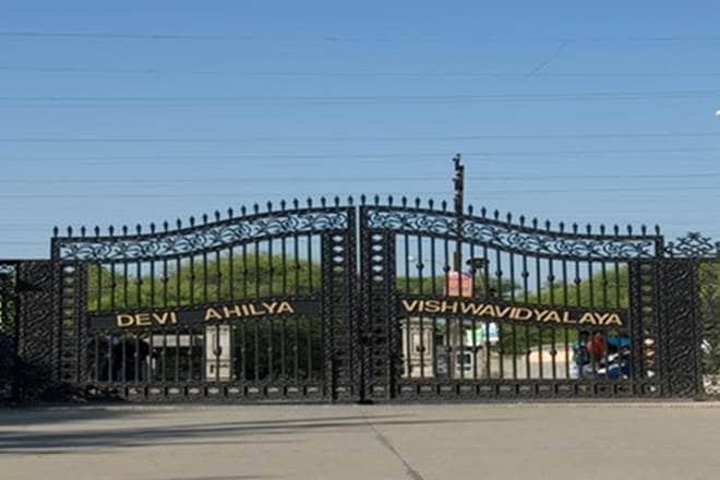 DAVV, DAVV fee hike, DAVV indore, Devi Ahilya Vishwavidyalaya, government grant, Ajay Verma, DAVV teaching departments, block grant, education news DAVV, DAVV fee hike, DAVV indore, Devi Ahilya Vishwavidyalaya, government grant, Ajay Verma, DAVV teaching departments, block grant, education news