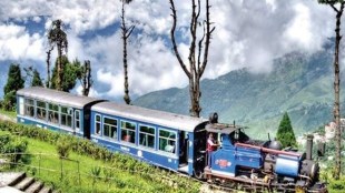 darjeeling, No path in Darjeeling is straight memories of a hill town, darjeeling book, parimal bhattacharya