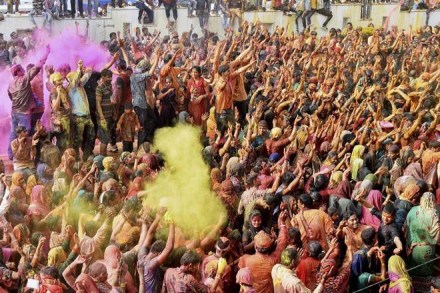 Holi 2018, Holi Songs, Holi lyrics, holi videos, holi bollywood songs, holi bhojpuri songs, holi festival, indian festival
